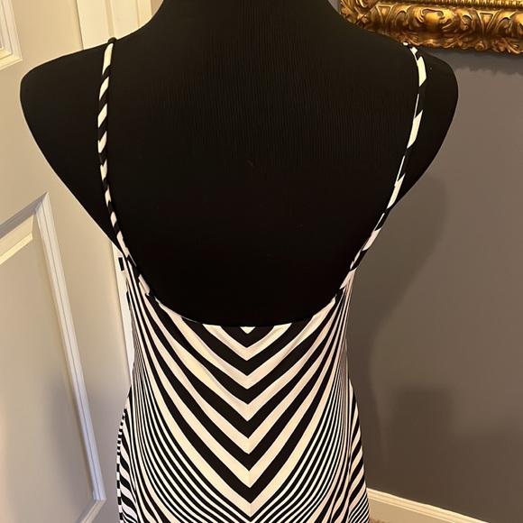 Lauren by Ralph Lauren full length dress. Size 10. - Picture 4 of 4